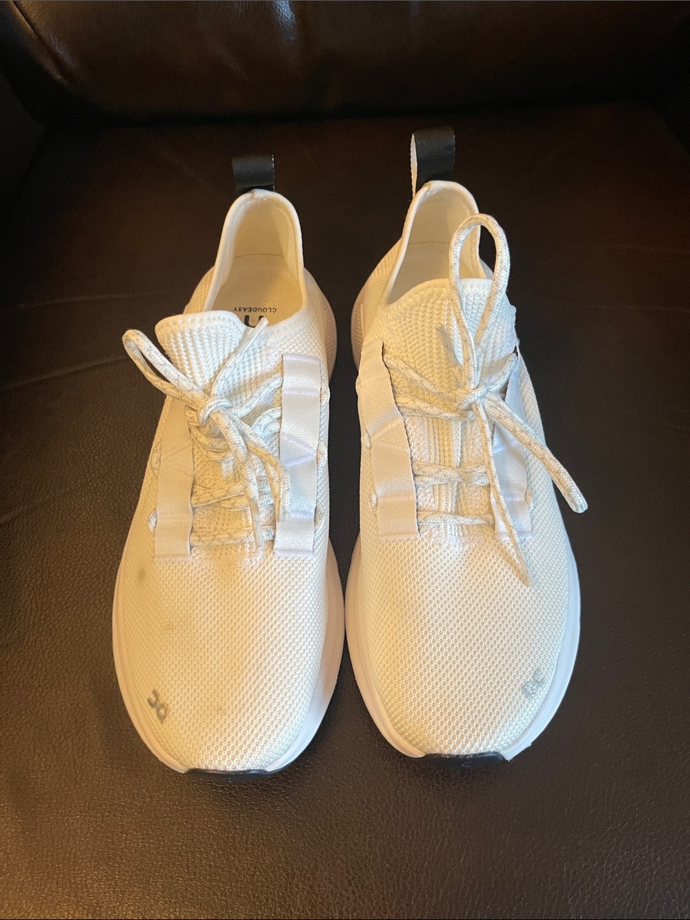 On Cloudeasy Wh/BLK  Running Shoes Size 9 EU 42 Lightweight Sneakers #B1